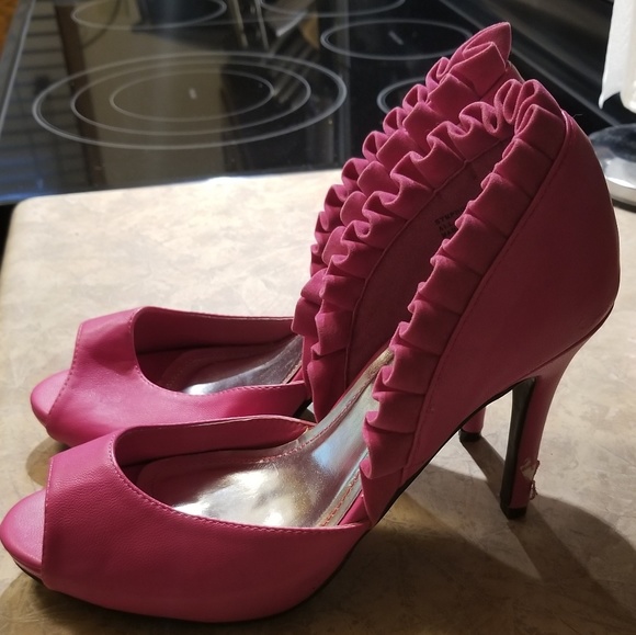 Heels - Picture 2 of 2